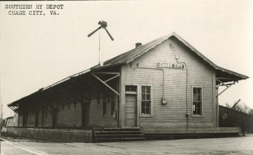 C1:061  Real Photo Postcard Collection of Virginia Railroad Depots  (LVA 11_1148_009)